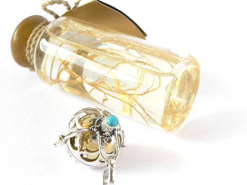 ターコイズのガムランボール