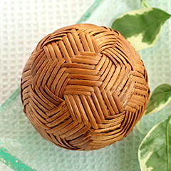 アタで作ったガムランボール