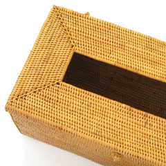アタ製カシミヤティッシュ用ケースの取出し口のデザイン写真