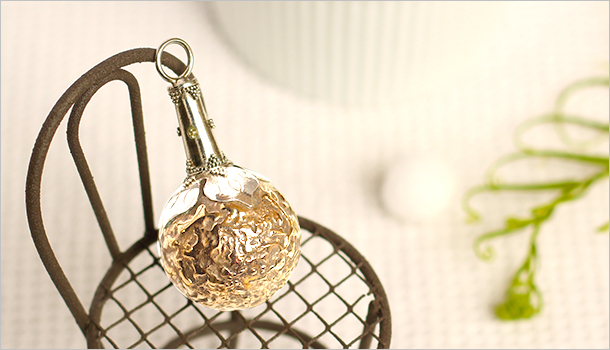 ナシクニンのガムランボール