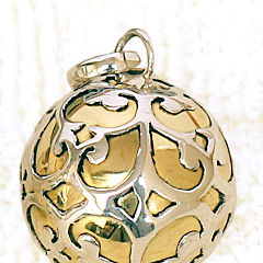 ガムランボール SSSサイズのアラベスク模様(se0047)の装飾の写真