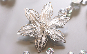 クレマチスの銀線細工ブローチ si0120 新着