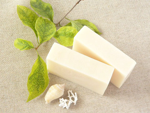 バリ島の手作り石鹸、ピュアラソープ『プルメリア』の香り p0047の拡大画像