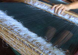 シドメン村の浮き織り、ソンケット工房へ見学 ｜ ぶらりっバリ雑貨の旅