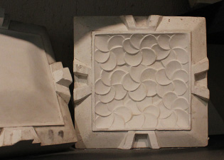 バリ陶磁器の型の画像
