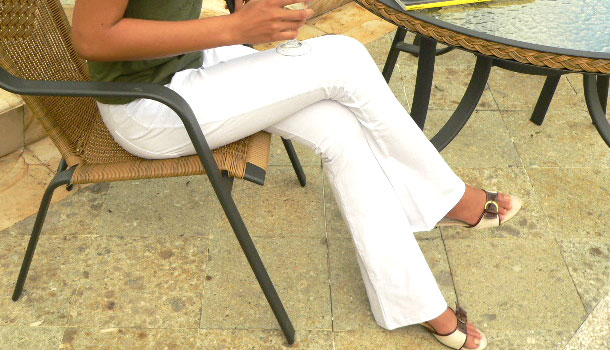 ヨガパンツ白・ホワイトのコーデ